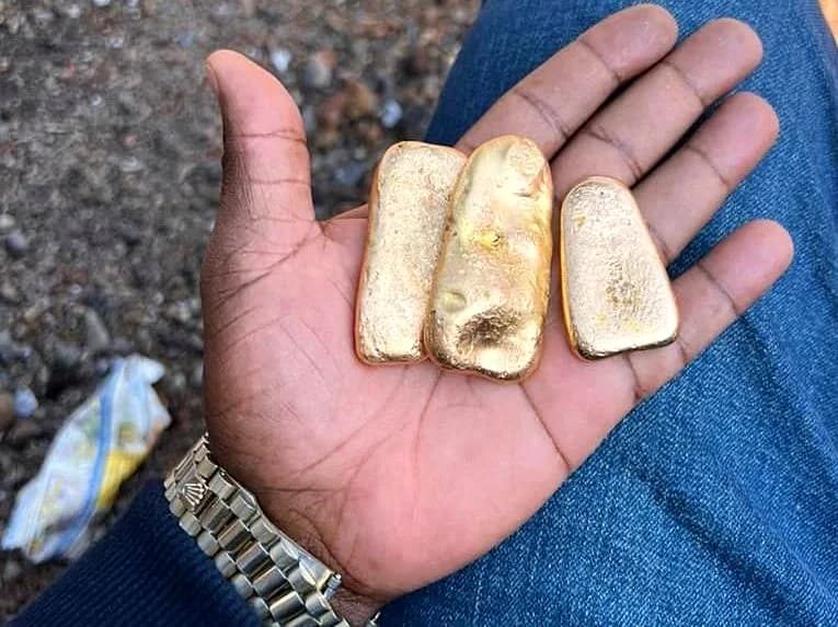 Coarse native gold nuggets recovered through gravity sluicing and optical sorting.